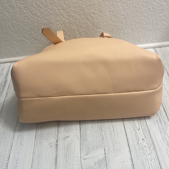 NWOT Pink satchel / Crossbody/ Shoulder bag with matching Sunglasses Case - Picture 5 of 11